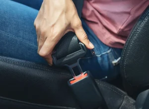 uso-de-cinturon-de-seguridad